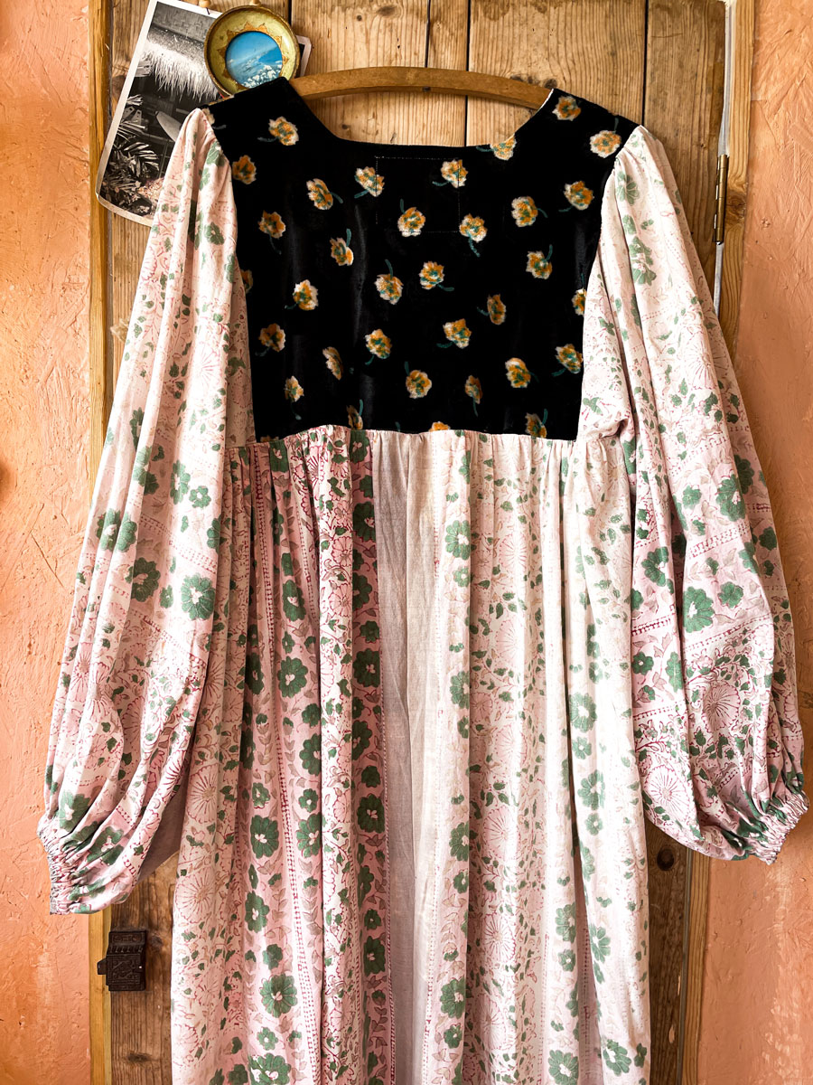 Handmade DAKOTA dress vintage block print & velvet - Image 3
