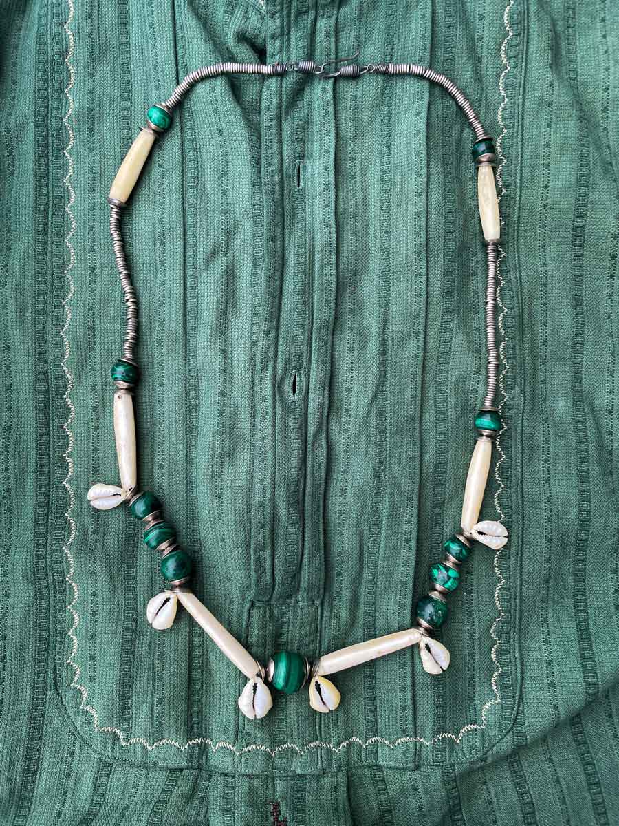 Vintage malachite and bone necklace - Image 6