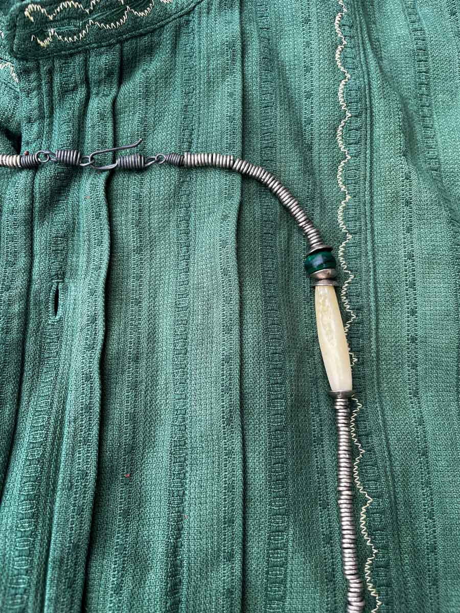 Vintage malachite and bone necklace - Image 8