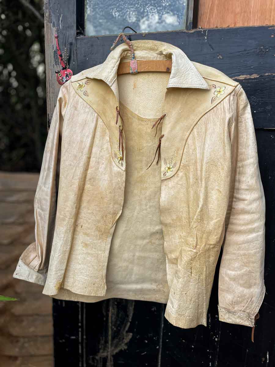 Vintage hand painted lightweight buckskin shirt - Image 2